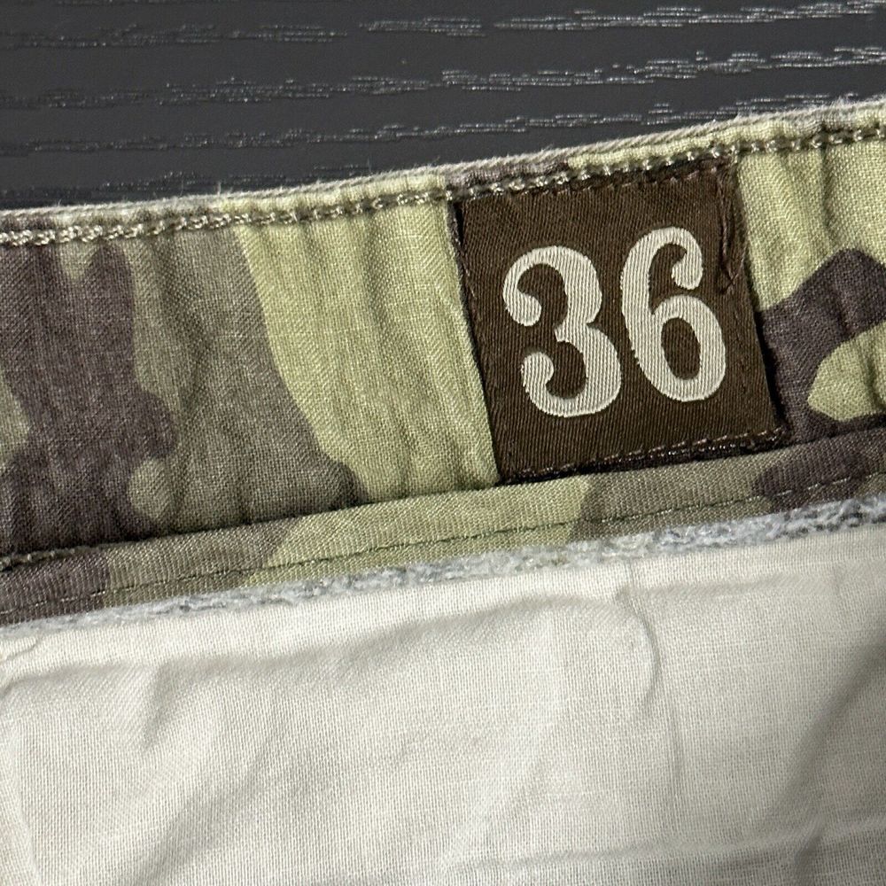 Vintage Y2K Old Navy Army Green Cargo Shorts Loose Men’s Size 36 - Picture 9 of 13